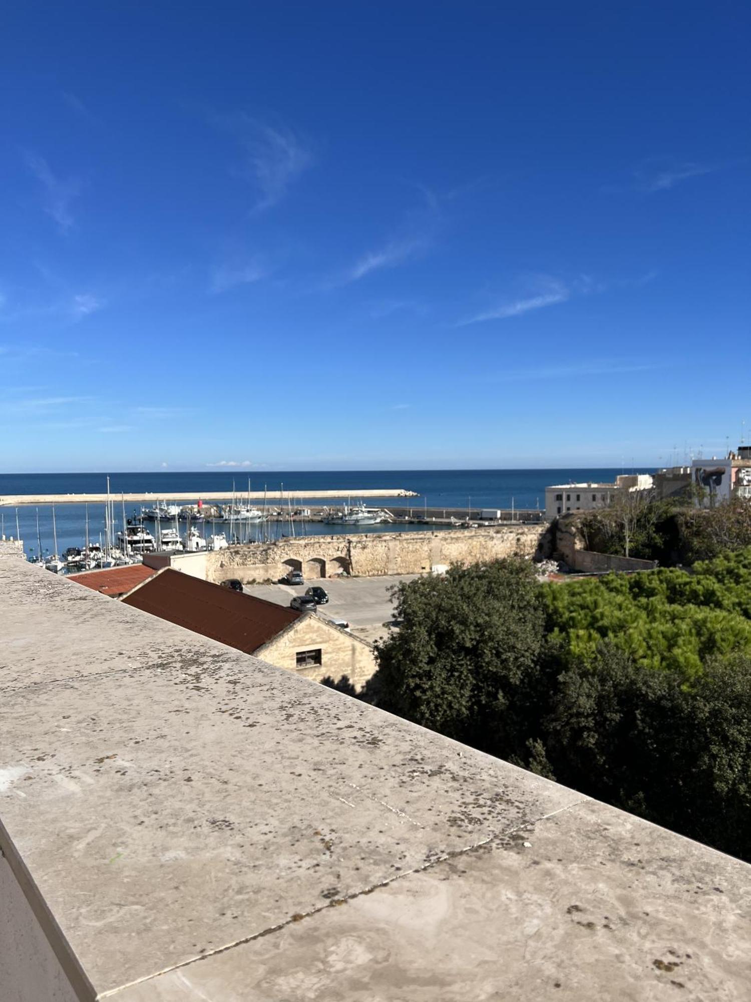Intra Moenia Bed and Breakfast Bisceglie Eksteriør billede
