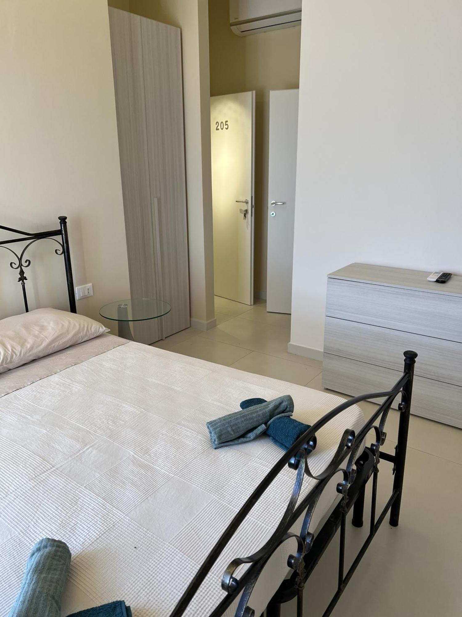 Intra Moenia Bed and Breakfast Bisceglie Eksteriør billede